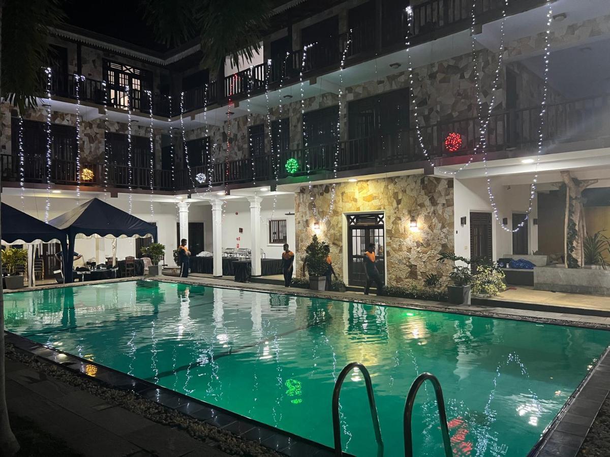 Scandinavia Hotel Hikkaduwa Bagian luar foto