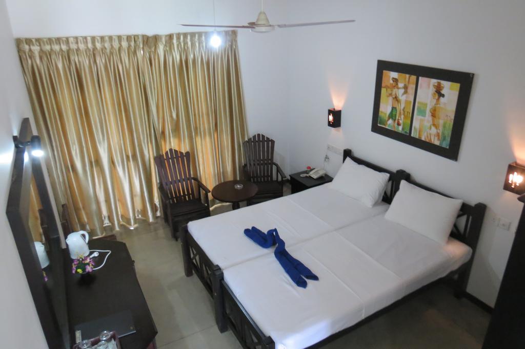 Scandinavia Hotel Hikkaduwa Ruang foto