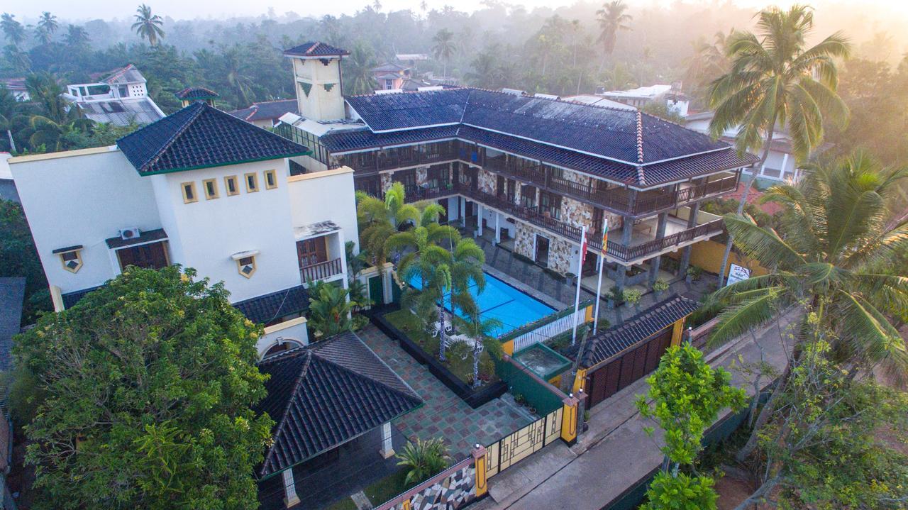 Scandinavia Hotel Hikkaduwa Bagian luar foto