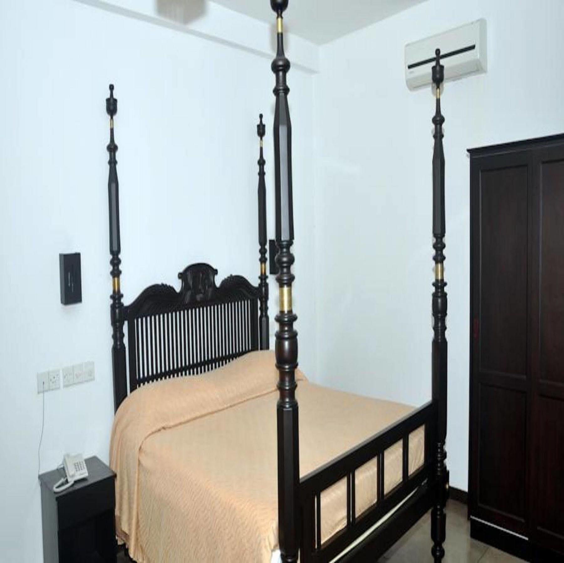 Scandinavia Hotel Hikkaduwa Bagian luar foto