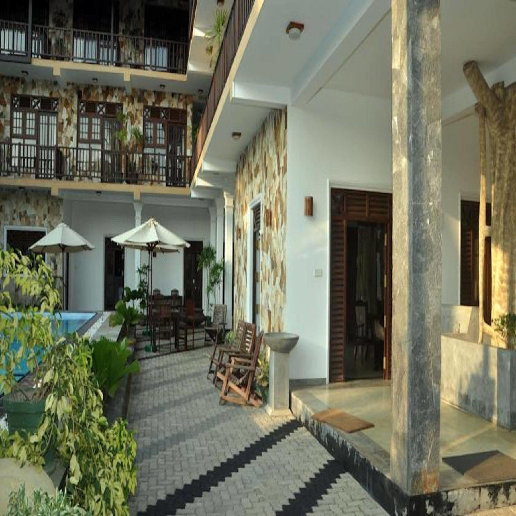 Scandinavia Hotel Hikkaduwa Bagian luar foto